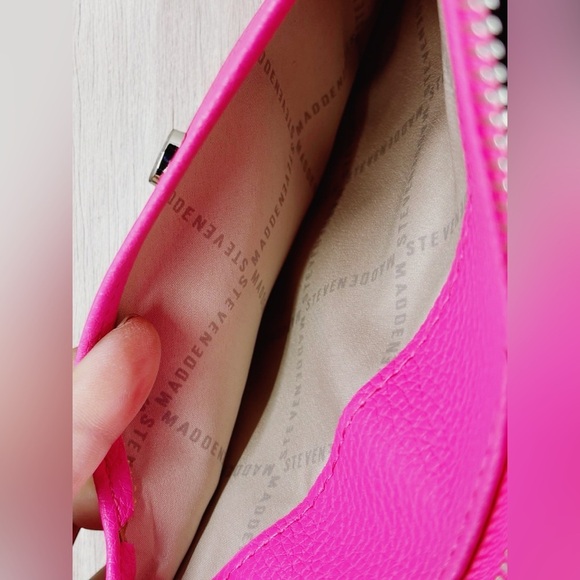 STEVE MADDEN Wristlet & Scarf Keychain Gift Set, Hot Pink 7” Travel Party - Picture 3 of 5